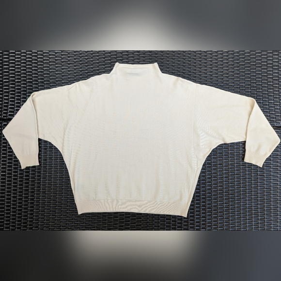 XL Cream White Sweater W/Ribbed Hem and Cuffs Devotion by Cyrus - Picture 5 of 6